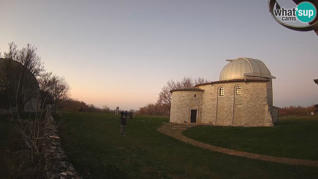 Višnjan Observatory Webcam: Gaze into the Cosmos from Istria, Croatia