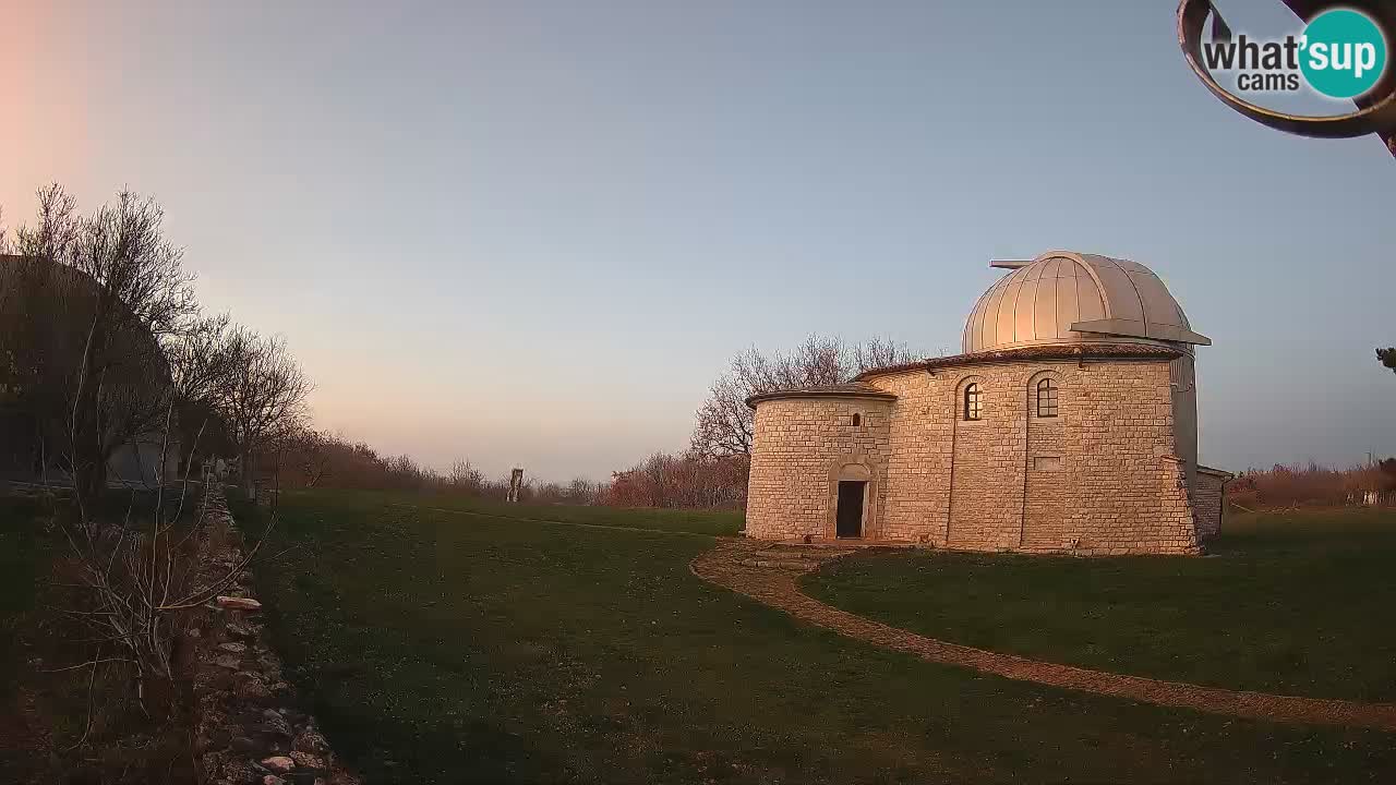 Višnjanska opservatorijska web kamera: Zavirite u svemir s poluotoka Istre, Hrvatska