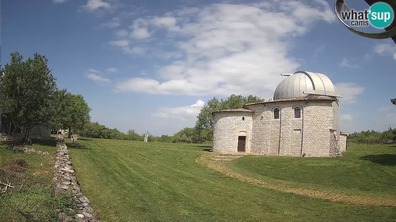 Višnjan Observatory Webcam: Gaze into the Cosmos from Istria, Croatia