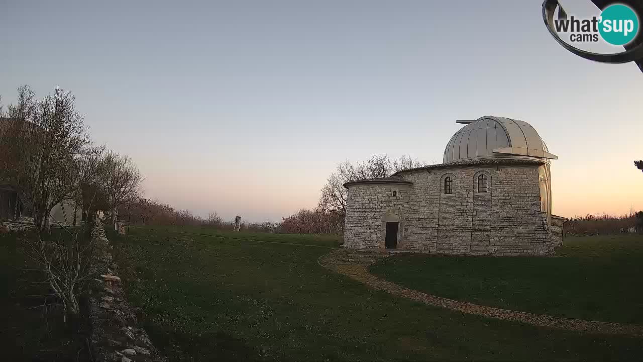 Višnjanska observatorijska spletna kamera: Opazujte vesolje iz Istre, Hrvaška