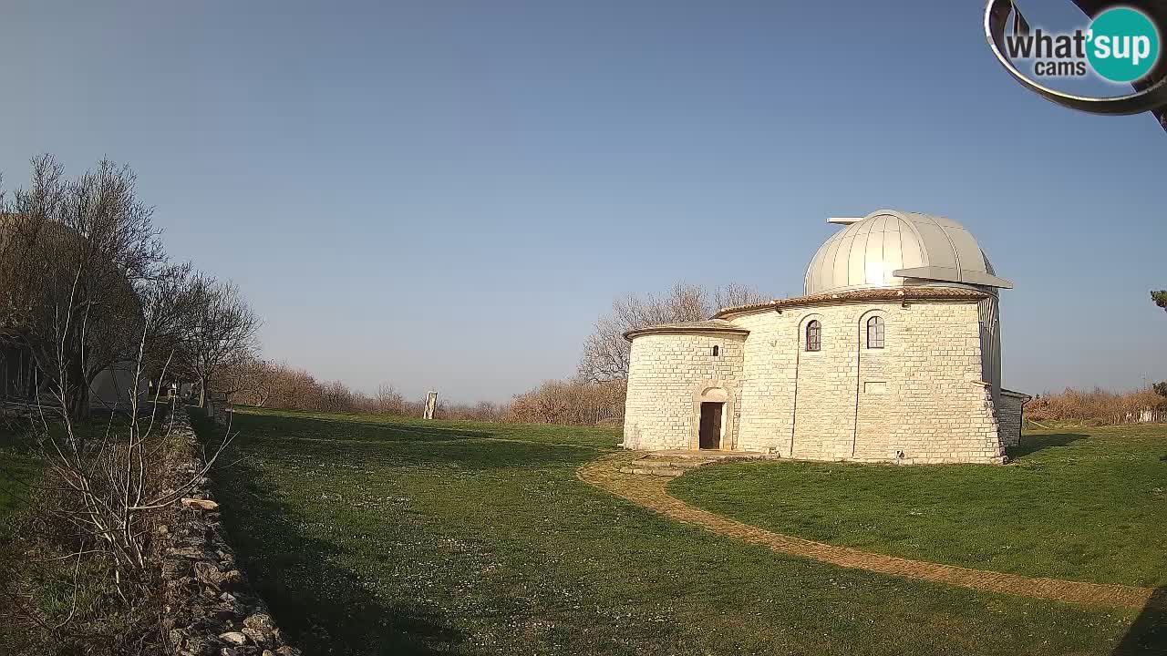Višnjan Observatory Webcam: Gaze into the Cosmos from Istria, Croatia