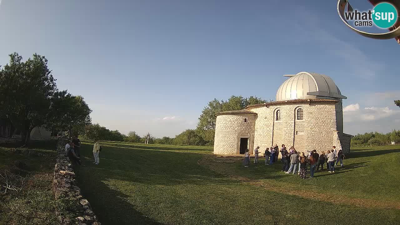 Višnjanska opservatorijska web kamera: Zavirite u svemir s poluotoka Istre, Hrvatska