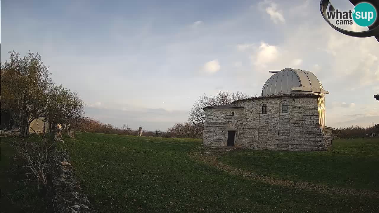 Višnjan Observatory Webcam: Gaze into the Cosmos from Istria, Croatia