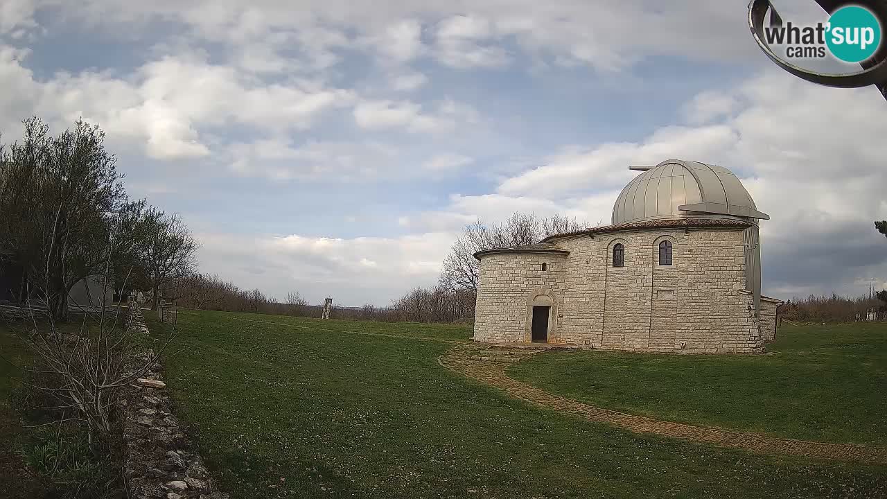 Višnjan Observatory Webcam: Gaze into the Cosmos from Istria, Croatia