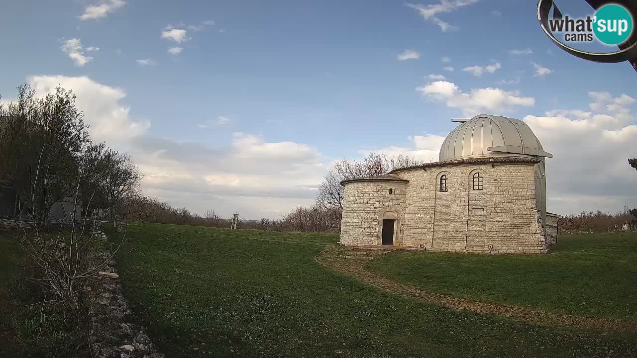 Višnjan Observatory Webcam: Gaze into the Cosmos from Istria, Croatia