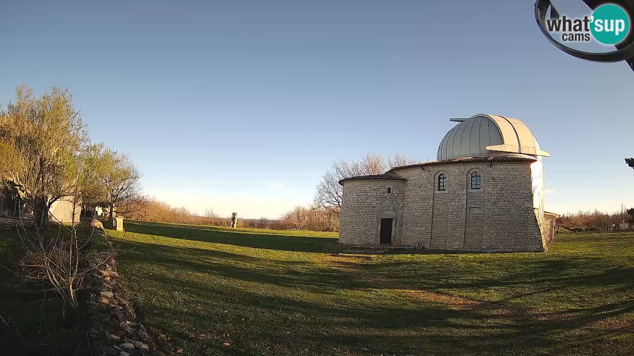 Višnjanska opservatorijska web kamera: Zavirite u svemir s poluotoka Istre, Hrvatska