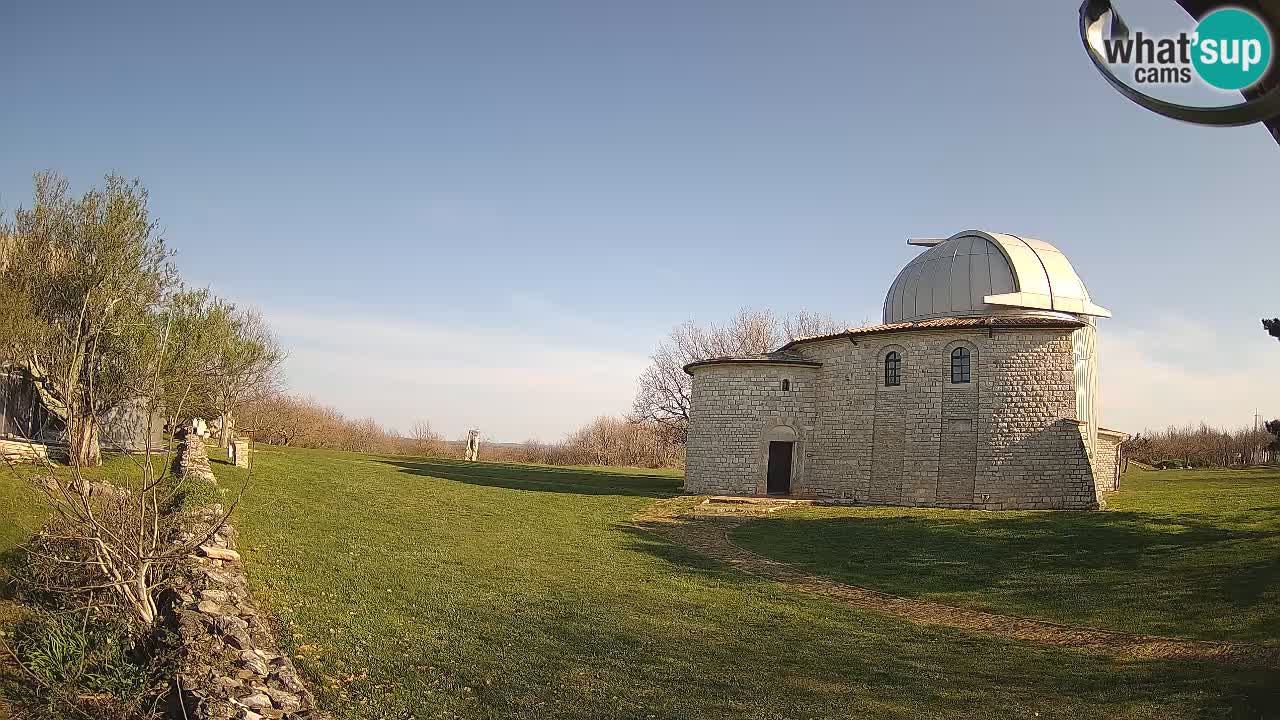 Višnjan Observatory Webcam: Gaze into the Cosmos from Istria, Croatia