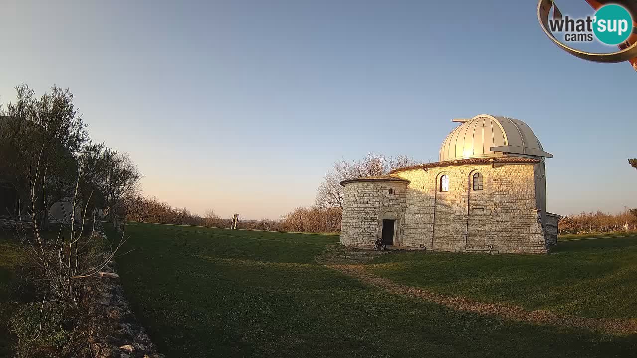 Višnjanska opservatorijska web kamera: Zavirite u svemir s poluotoka Istre, Hrvatska