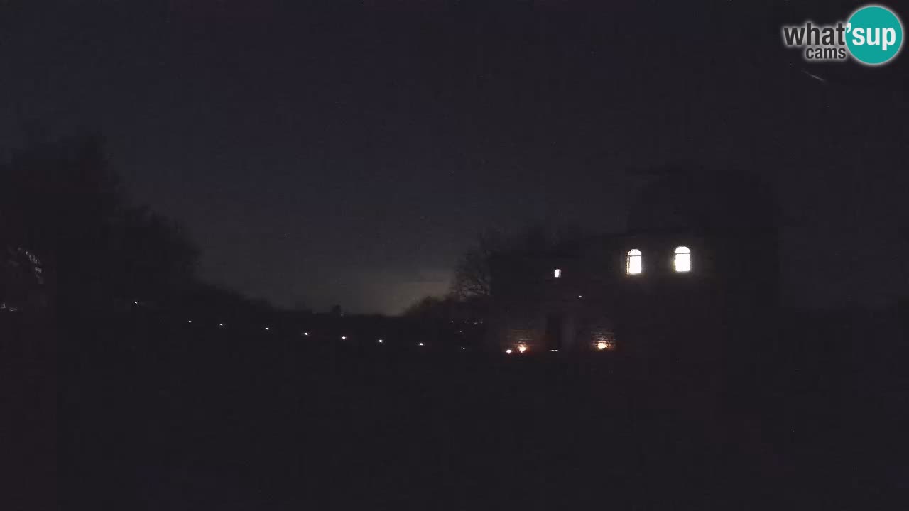 Višnjanska opservatorijska web kamera: Zavirite u svemir s poluotoka Istre, Hrvatska