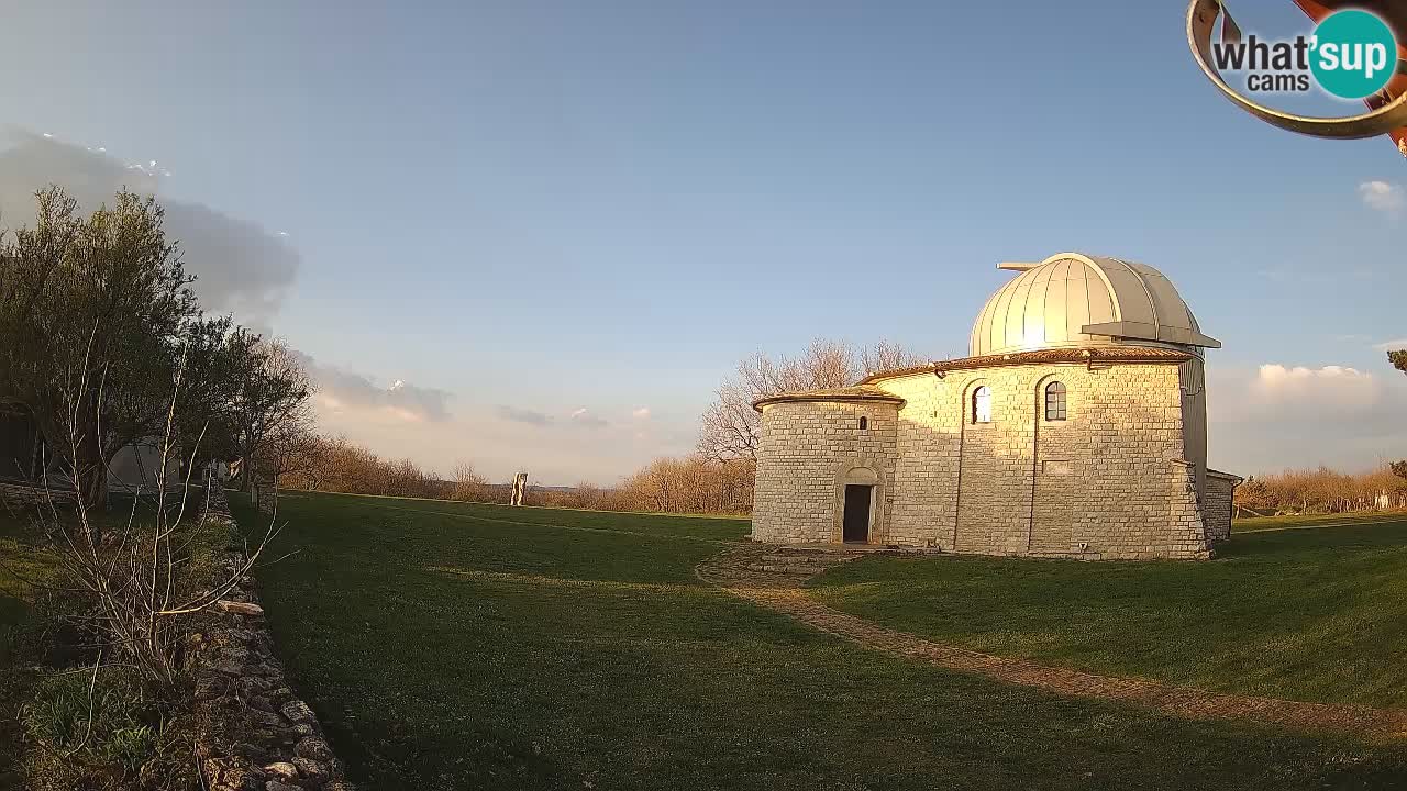 Višnjan Observatory Webcam: Gaze into the Cosmos from Istria, Croatia