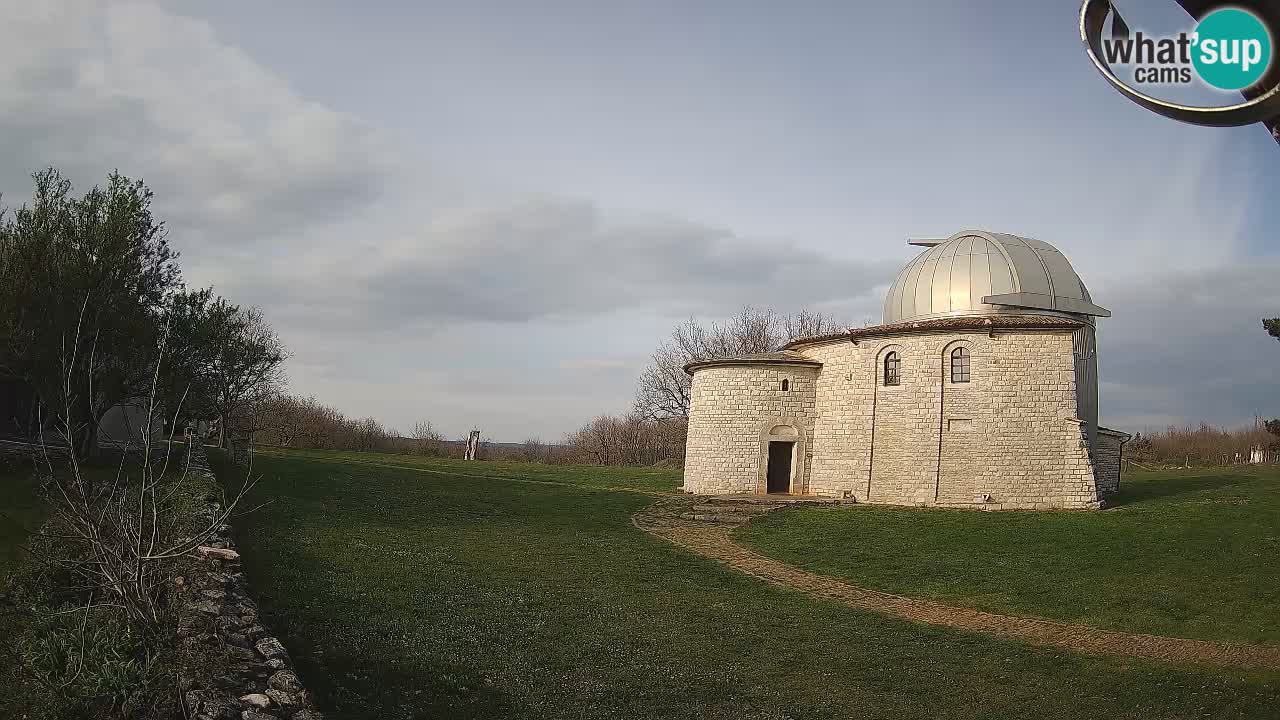 Višnjan Observatory Webcam: Gaze into the Cosmos from Istria, Croatia