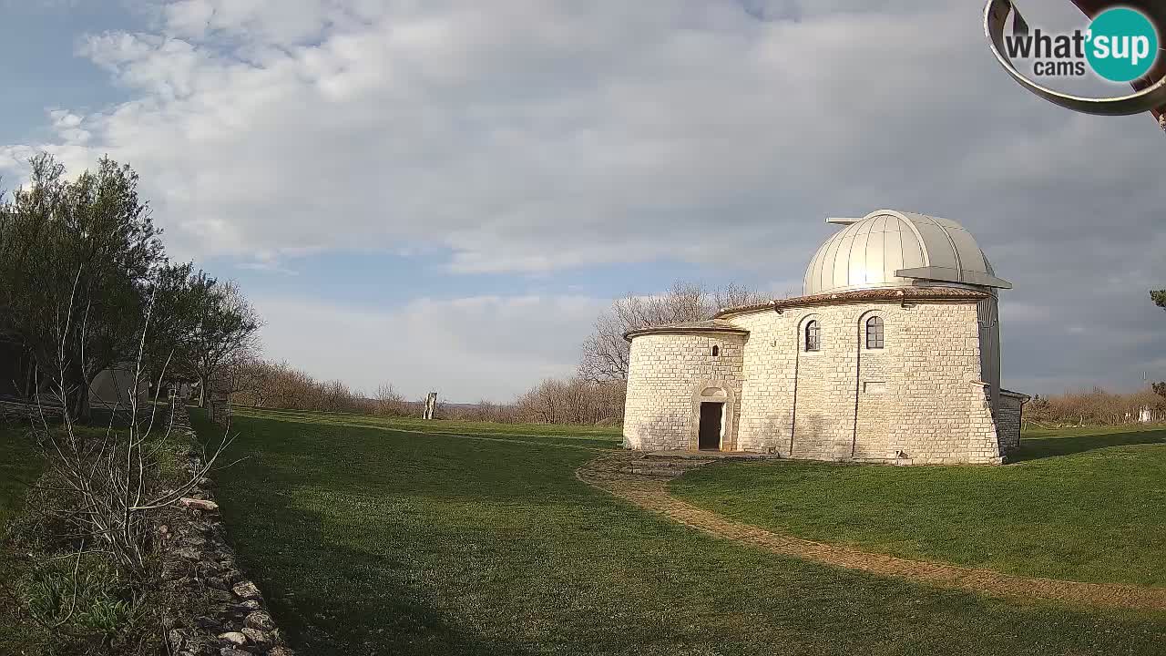Višnjan Observatory Webcam: Gaze into the Cosmos from Istria, Croatia