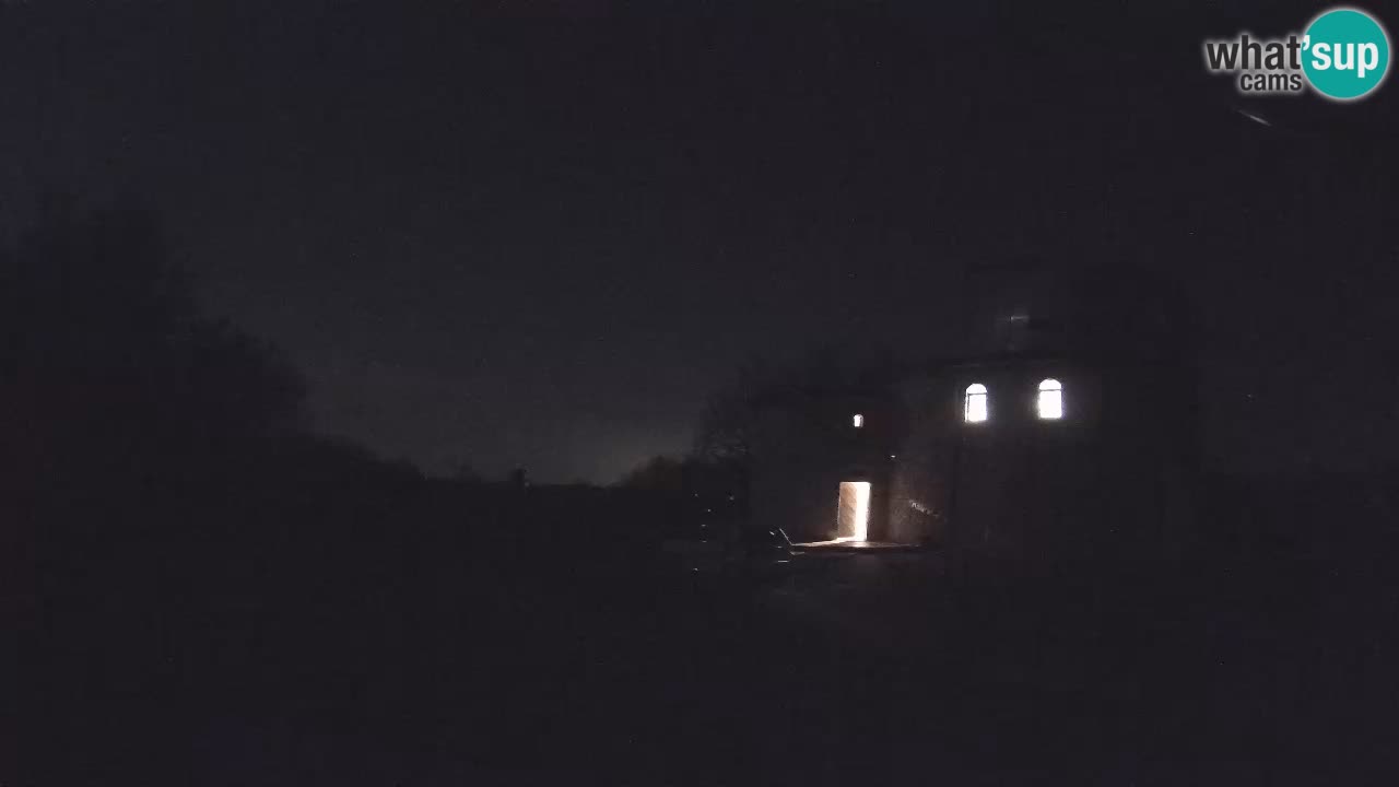 Višnjanska observatorijska spletna kamera: Opazujte vesolje iz Istre, Hrvaška