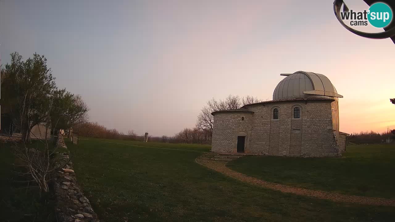 Višnjanska observatorijska spletna kamera: Opazujte vesolje iz Istre, Hrvaška