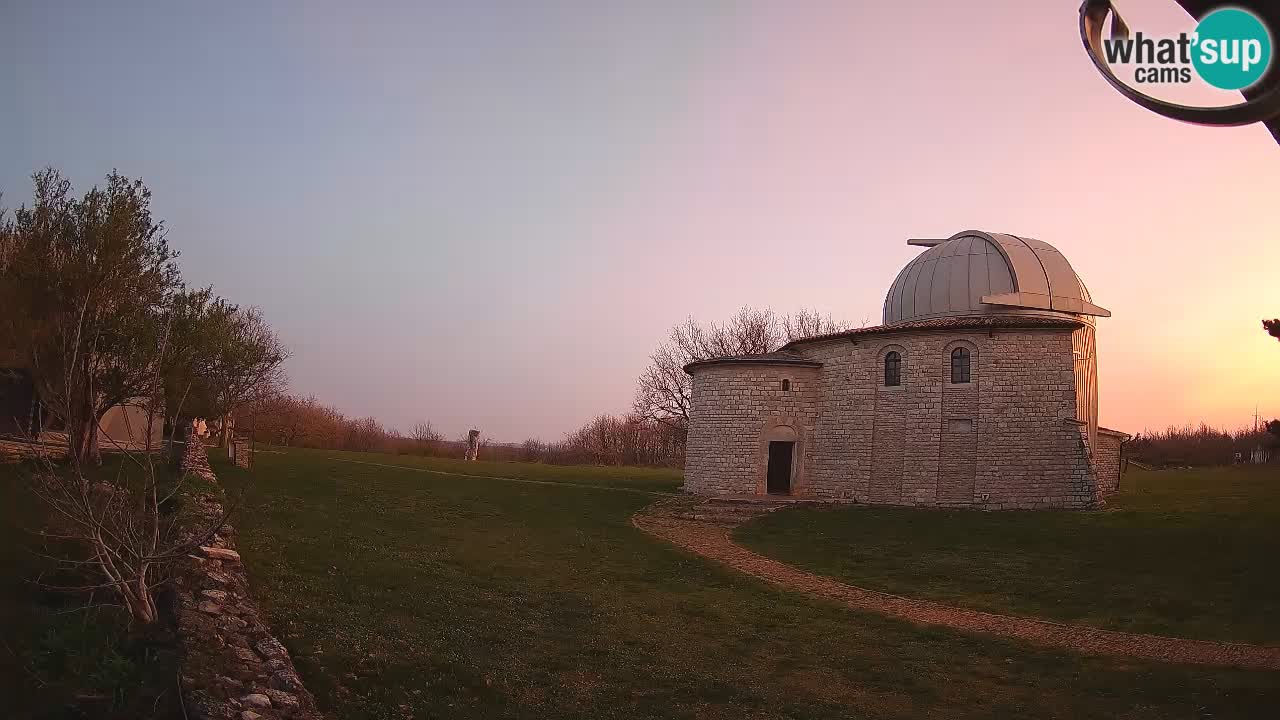 Višnjanska observatorijska spletna kamera: Opazujte vesolje iz Istre, Hrvaška
