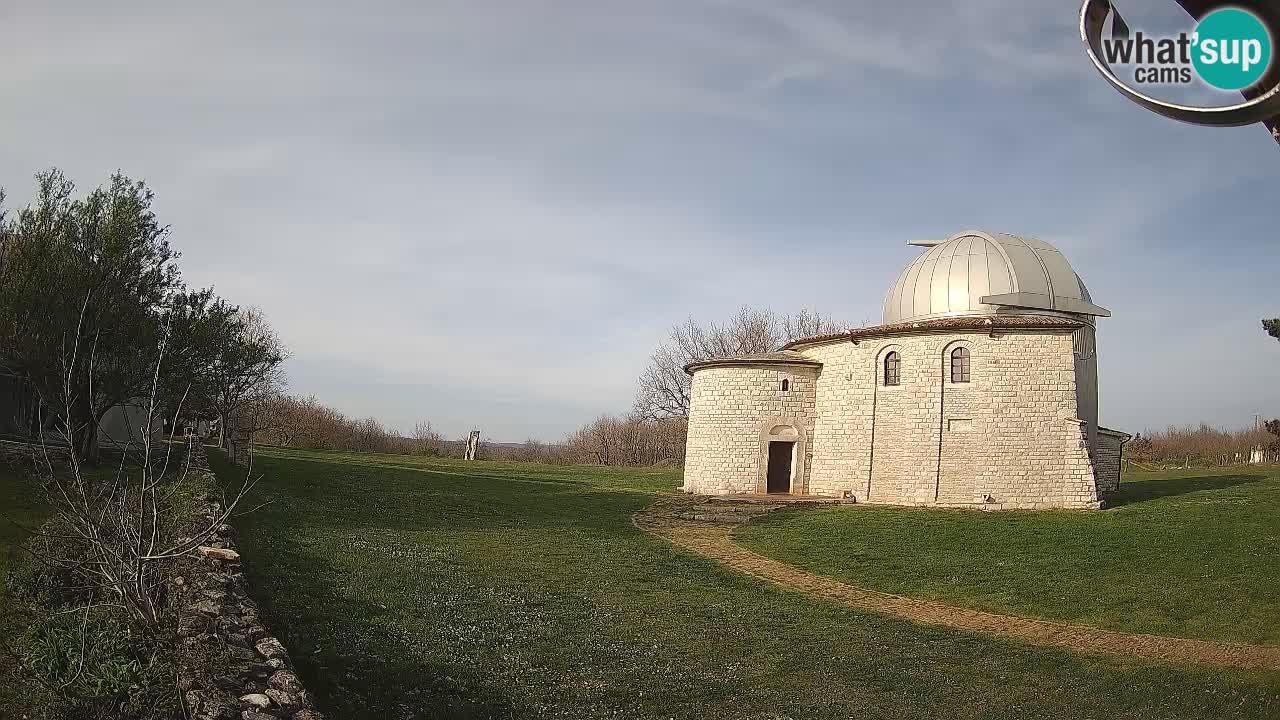 Višnjanska opservatorijska web kamera: Zavirite u svemir s poluotoka Istre, Hrvatska