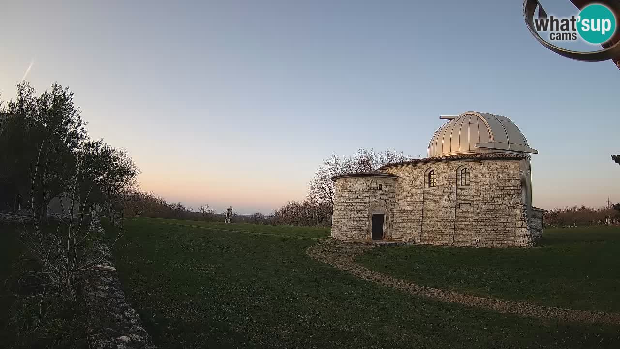 Višnjanska observatorijska spletna kamera: Opazujte vesolje iz Istre, Hrvaška