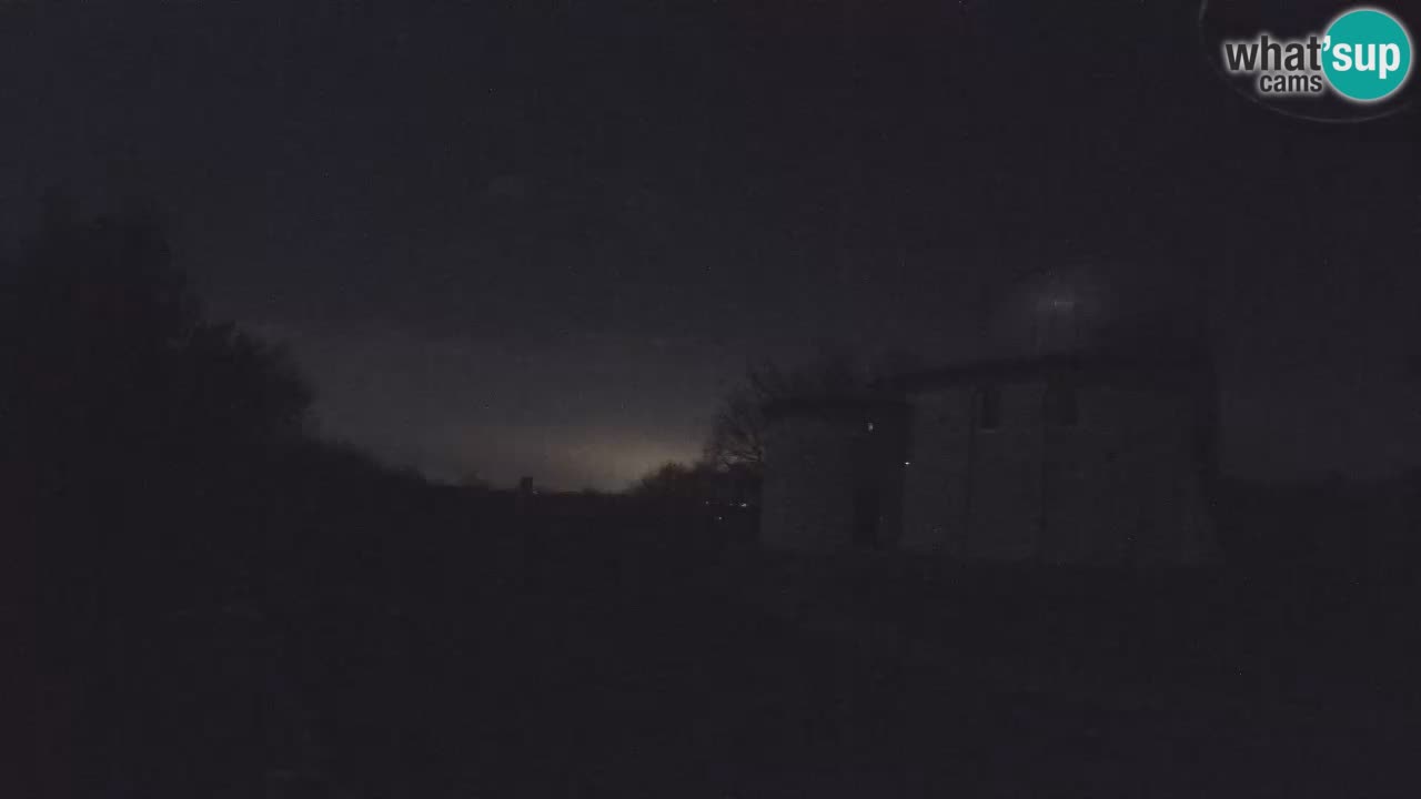 Višnjanska opservatorijska web kamera: Zavirite u svemir s poluotoka Istre, Hrvatska