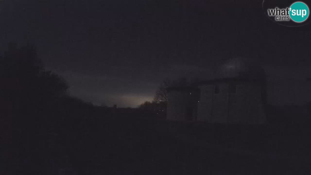 Višnjanska opservatorijska web kamera: Zavirite u svemir s poluotoka Istre, Hrvatska