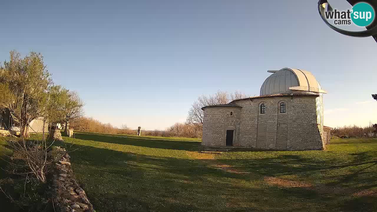 Višnjan Observatory Webcam: Gaze into the Cosmos from Istria, Croatia