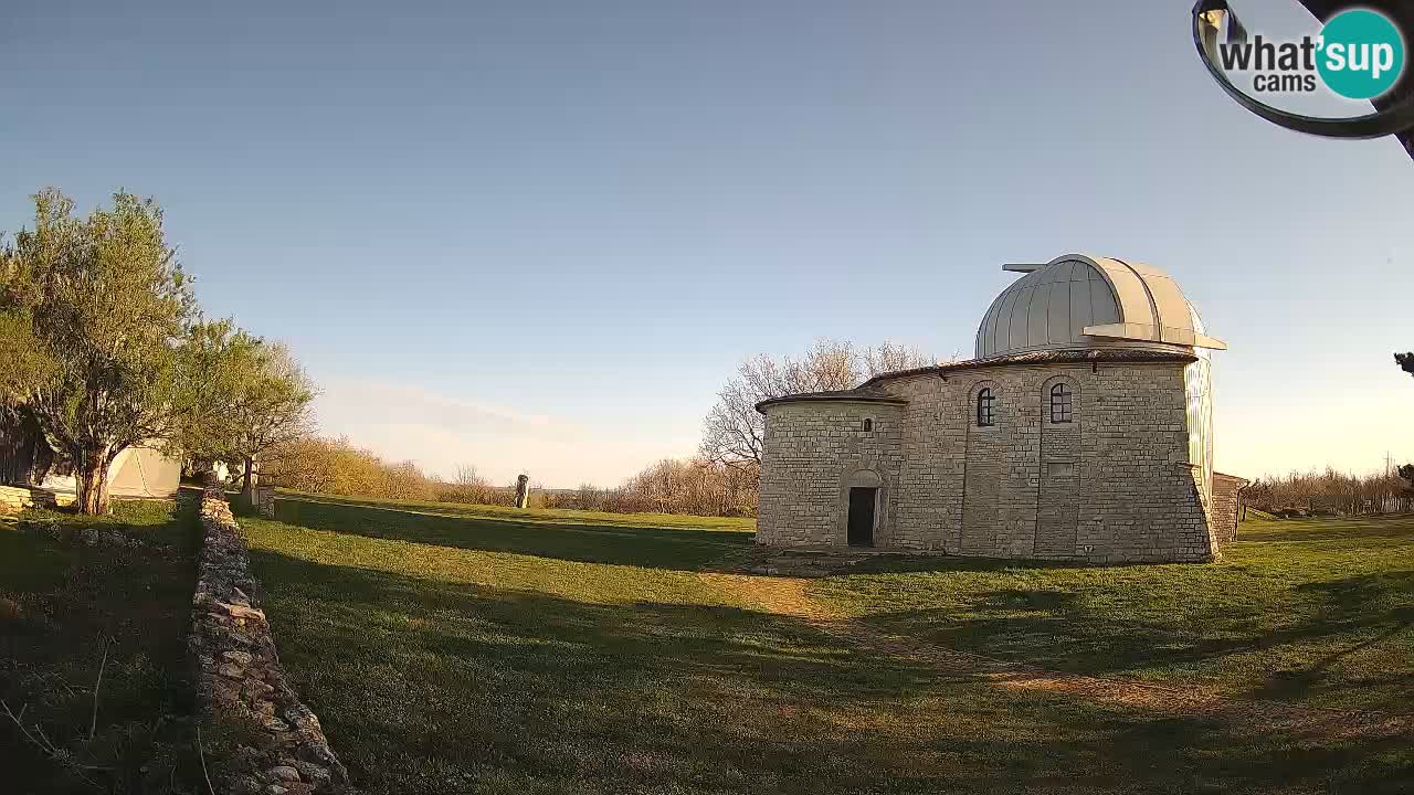 Višnjanska opservatorijska web kamera: Zavirite u svemir s poluotoka Istre, Hrvatska