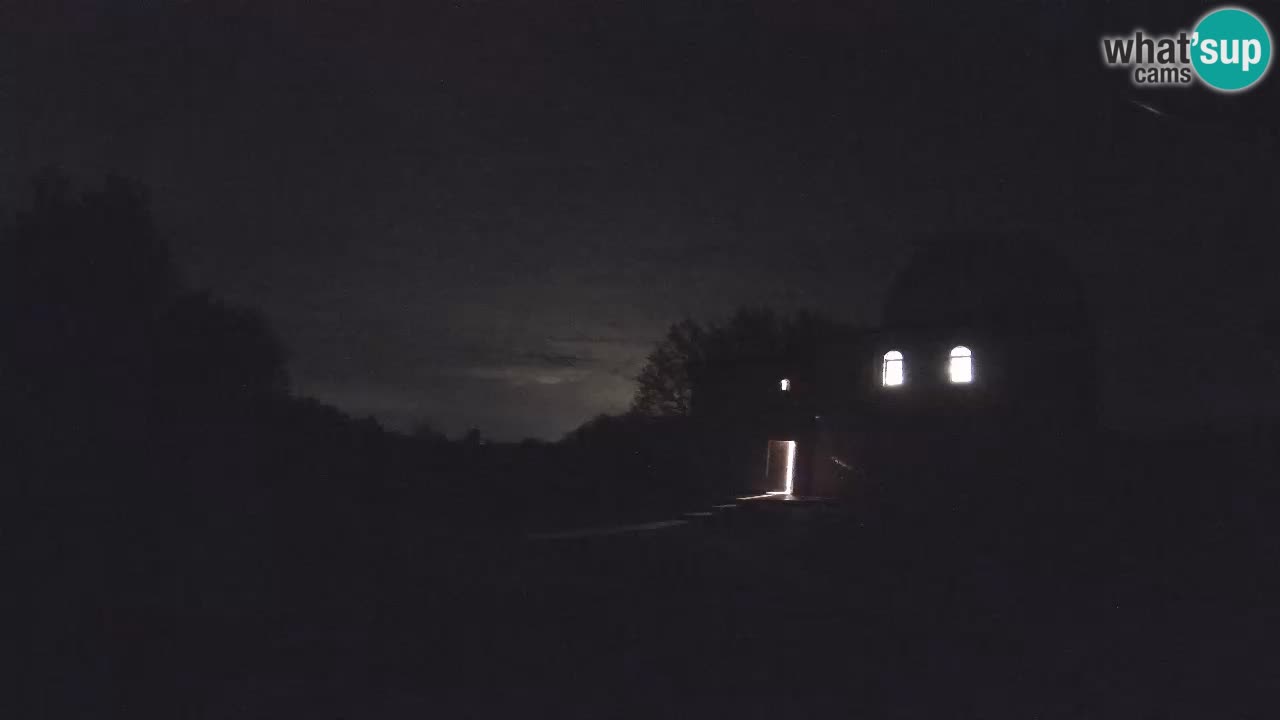 Višnjanska opservatorijska web kamera: Zavirite u svemir s poluotoka Istre, Hrvatska