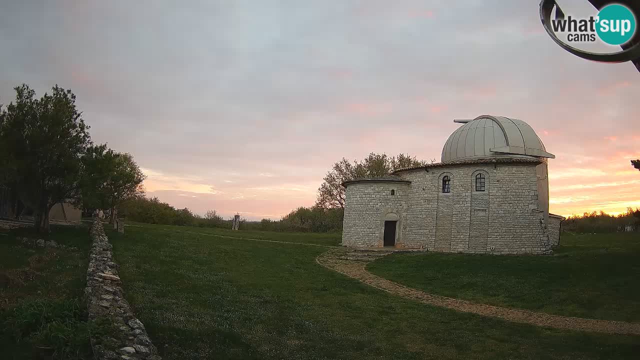 Višnjan Observatory Webcam: Gaze into the Cosmos from Istria, Croatia