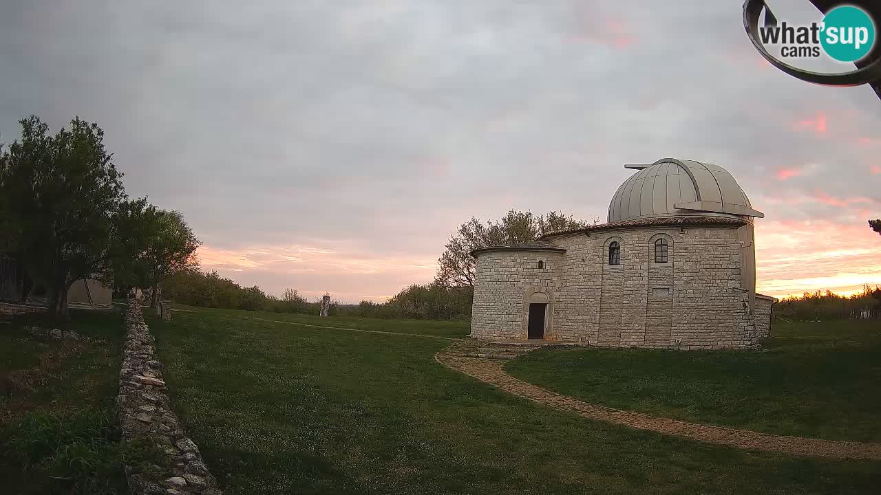 Višnjanska opservatorijska web kamera: Zavirite u svemir s poluotoka Istre, Hrvatska