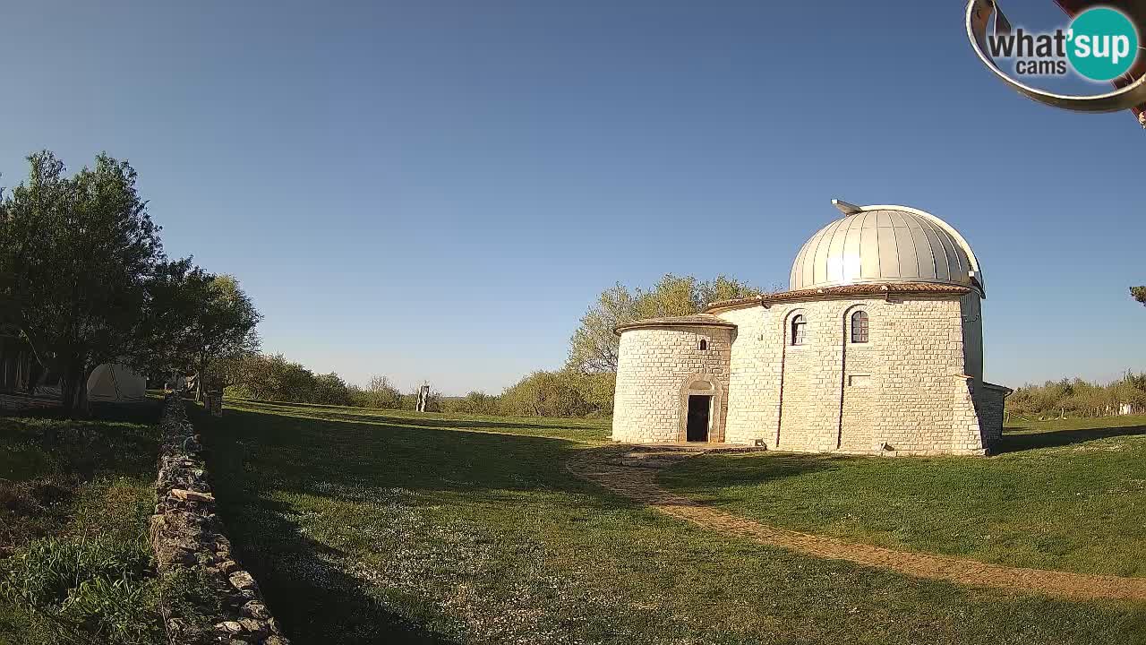 Višnjan Observatory Webcam: Gaze into the Cosmos from Istria, Croatia