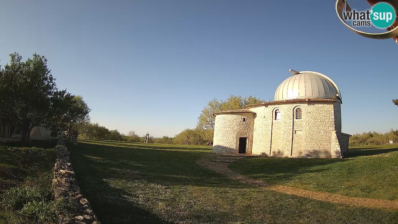 Višnjanska observatorijska spletna kamera: Opazujte vesolje iz Istre, Hrvaška