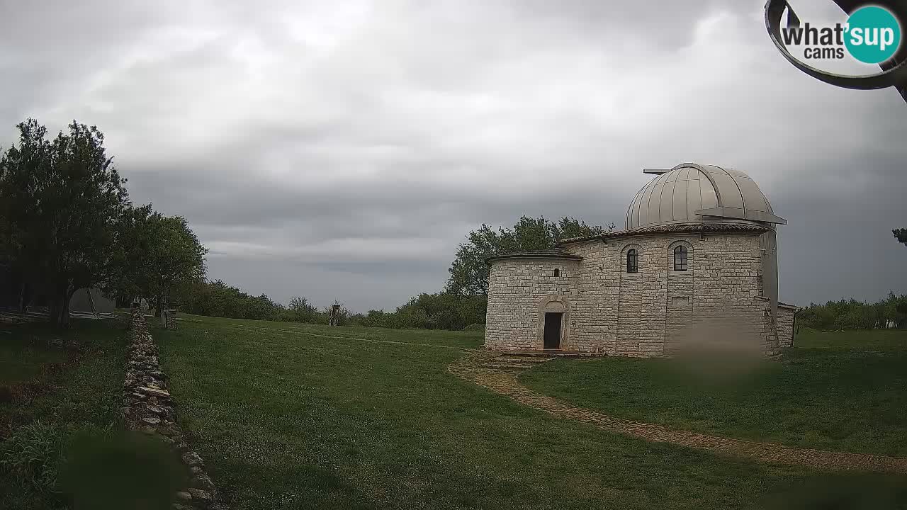 Višnjanska opservatorijska web kamera: Zavirite u svemir s poluotoka Istre, Hrvatska