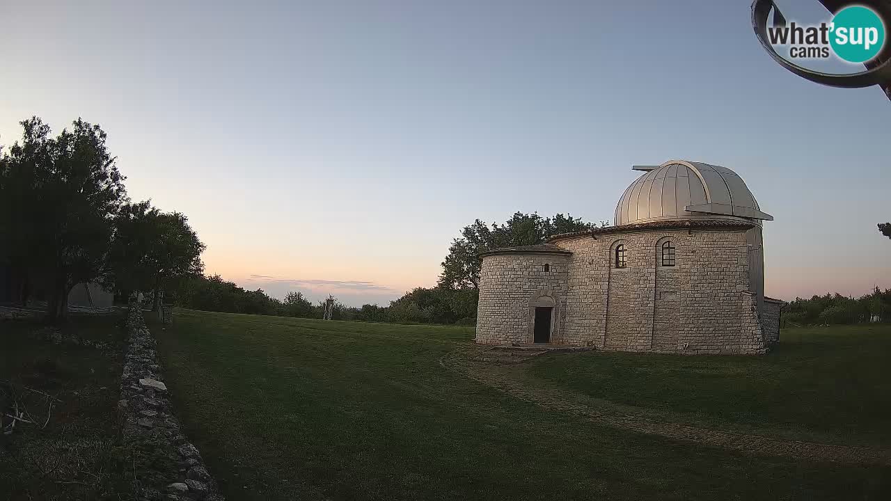 Višnjanska opservatorijska web kamera: Zavirite u svemir s poluotoka Istre, Hrvatska
