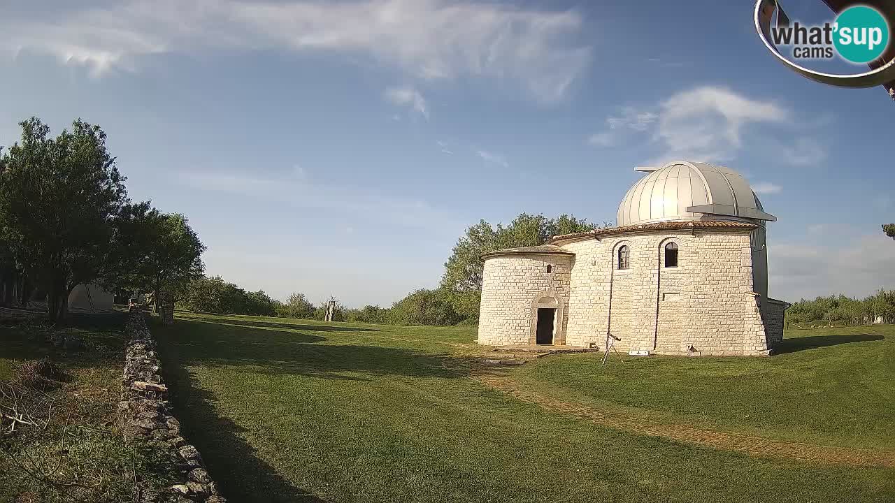 Višnjan Observatory Webcam: Gaze into the Cosmos from Istria, Croatia