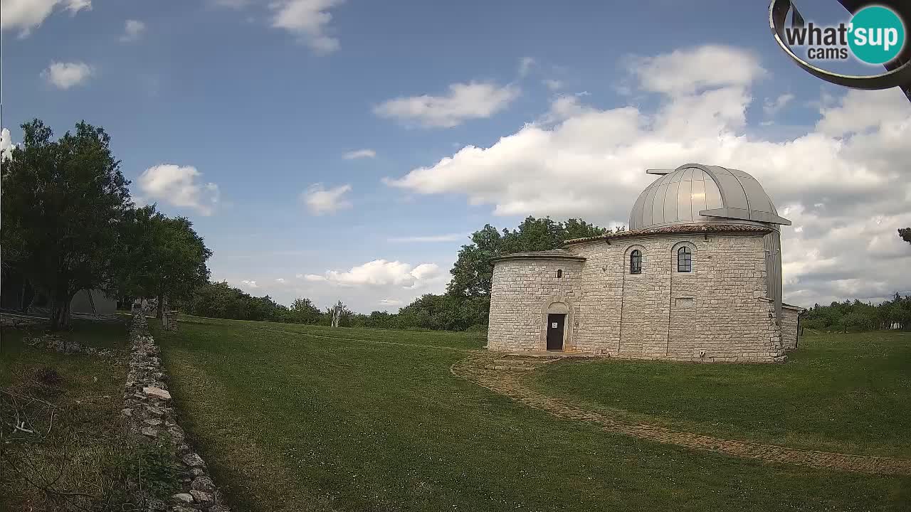 Višnjan Observatory Webcam: Gaze into the Cosmos from Istria, Croatia