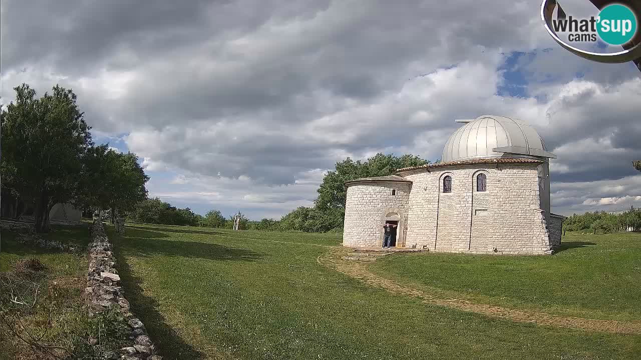 Višnjanska opservatorijska web kamera: Zavirite u svemir s poluotoka Istre, Hrvatska