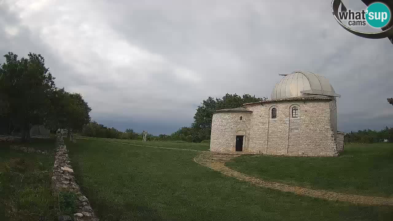 Višnjan Observatory Webcam: Gaze into the Cosmos from Istria, Croatia