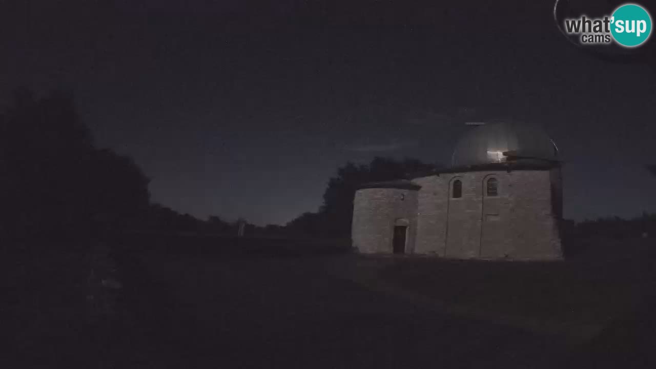 Višnjanska observatorijska spletna kamera: Opazujte vesolje iz Istre, Hrvaška