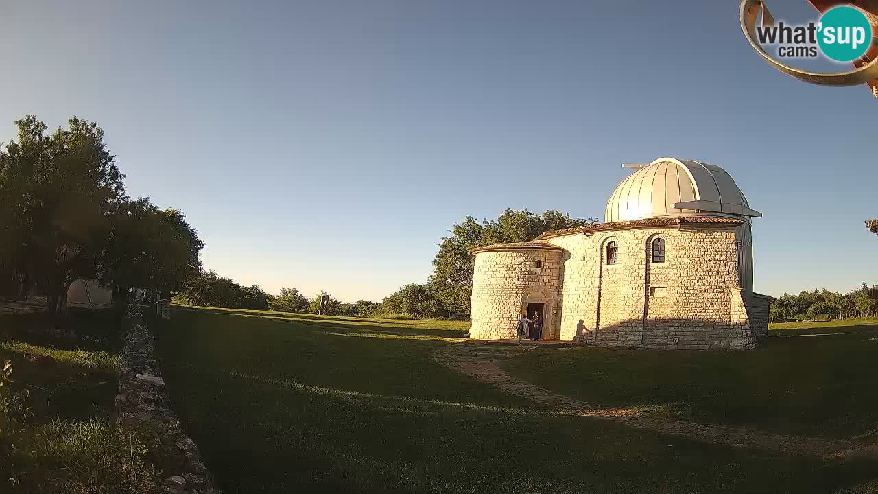 Višnjanska observatorijska spletna kamera: Opazujte vesolje iz Istre, Hrvaška
