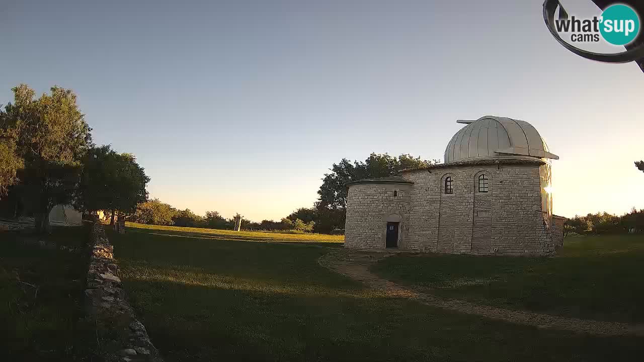 Višnjan Observatory Webcam: Gaze into the Cosmos from Istria, Croatia