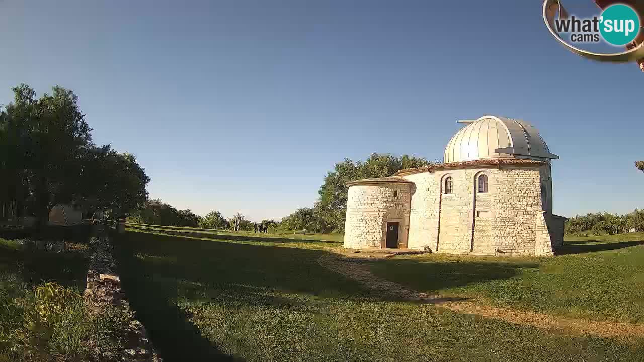 Višnjan Observatory Webcam: Gaze into the Cosmos from Istria, Croatia