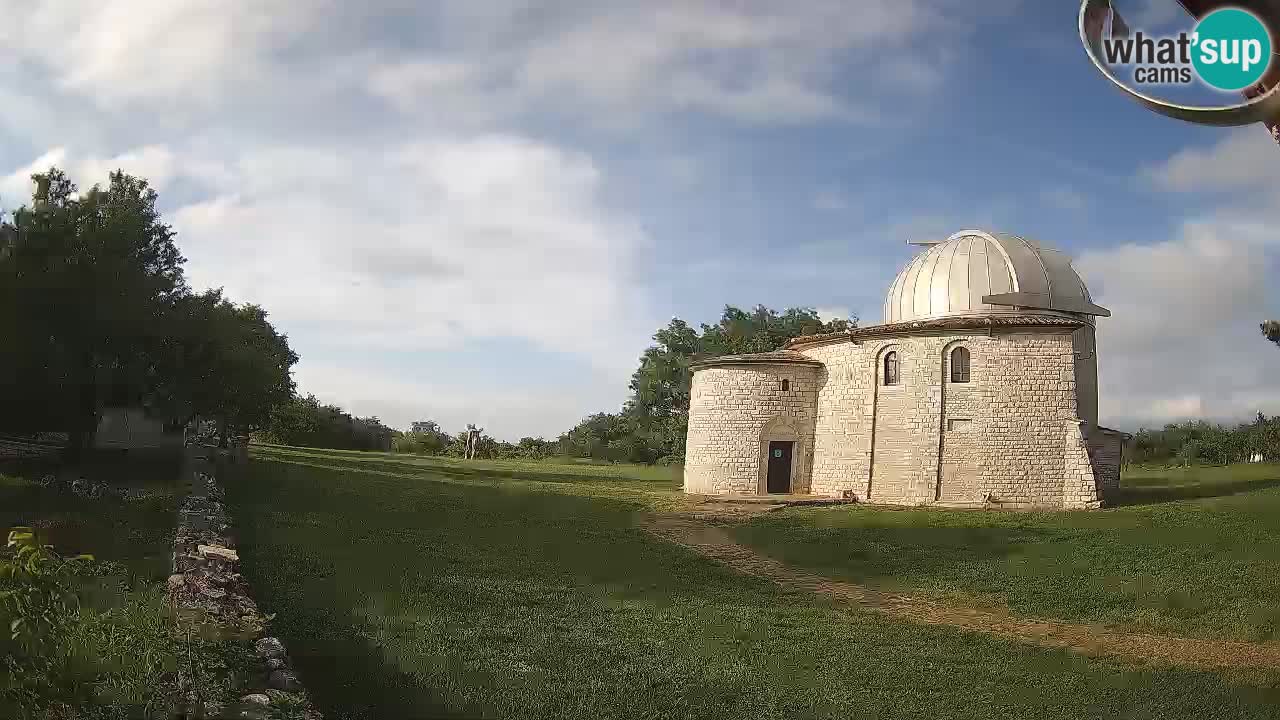 Višnjan Observatory Webcam: Gaze into the Cosmos from Istria, Croatia