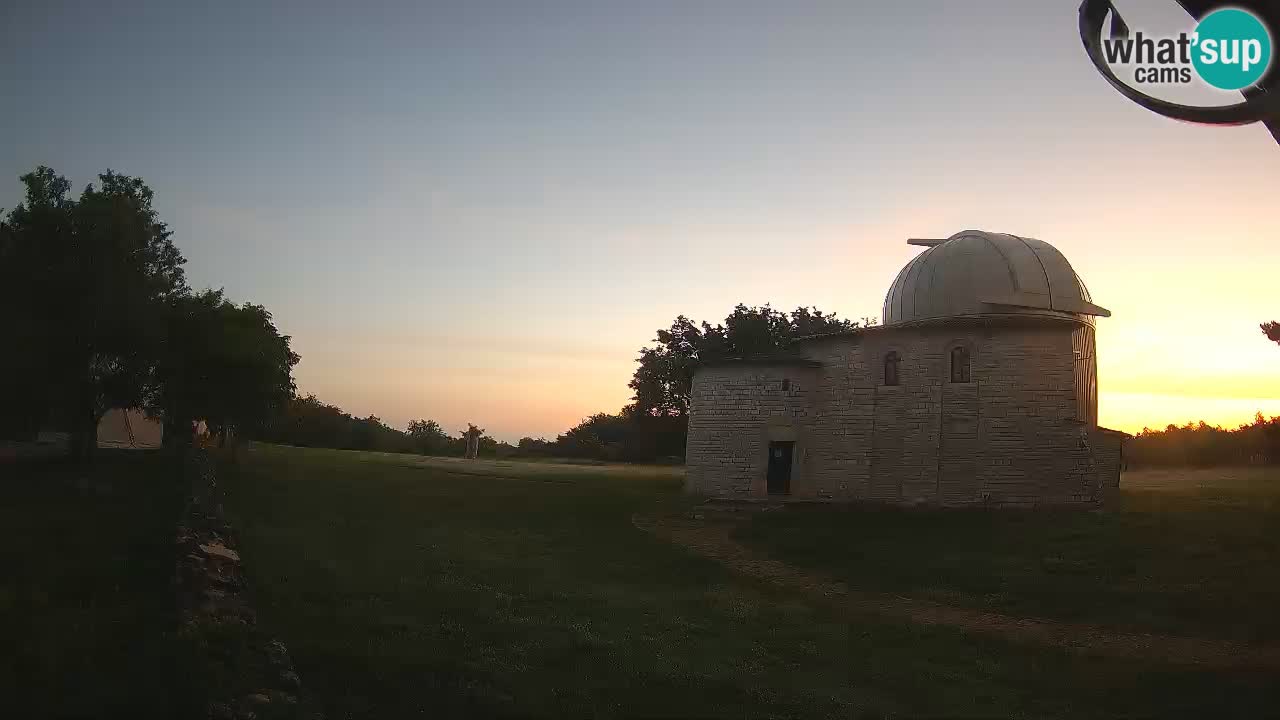 Višnjan Observatory Webcam: Gaze into the Cosmos from Istria, Croatia