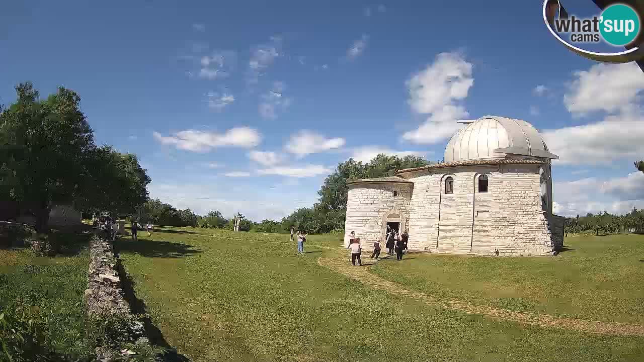 Višnjan Observatory Webcam: Gaze into the Cosmos from Istria, Croatia