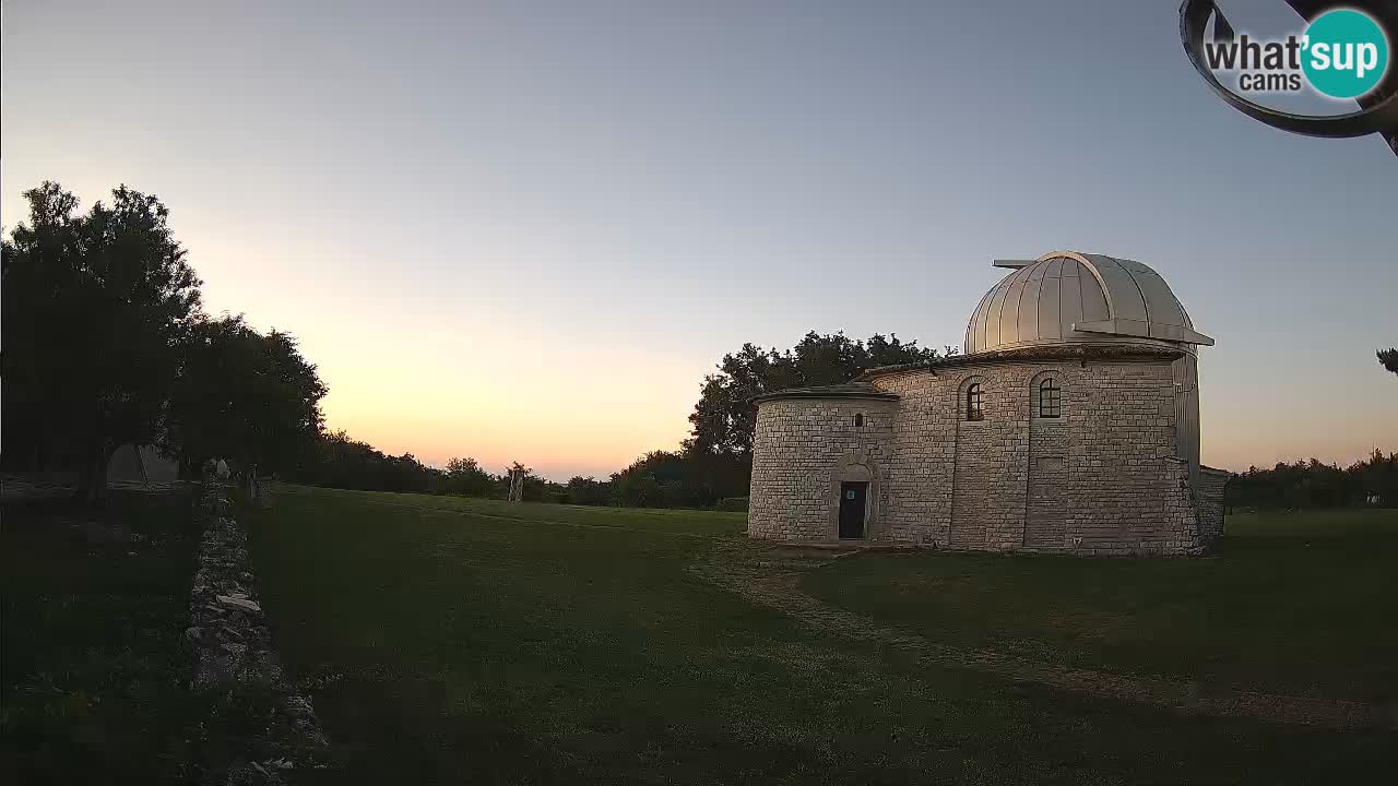 Višnjanska observatorijska spletna kamera: Opazujte vesolje iz Istre, Hrvaška