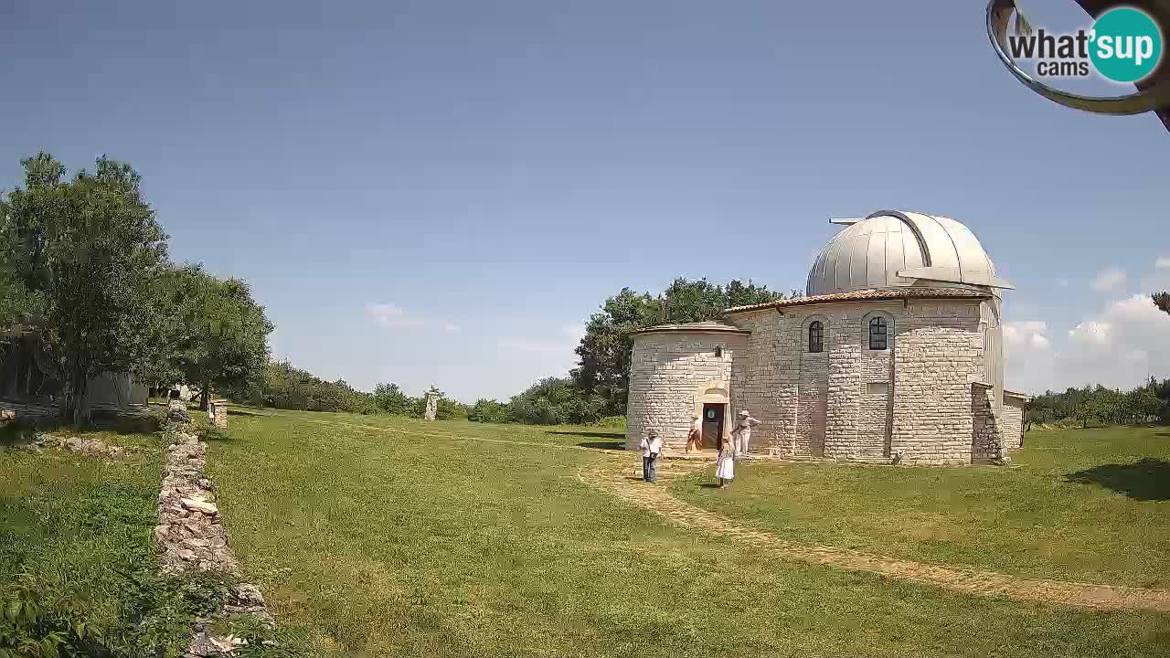 Višnjan Observatory Webcam: Gaze into the Cosmos from Istria, Croatia