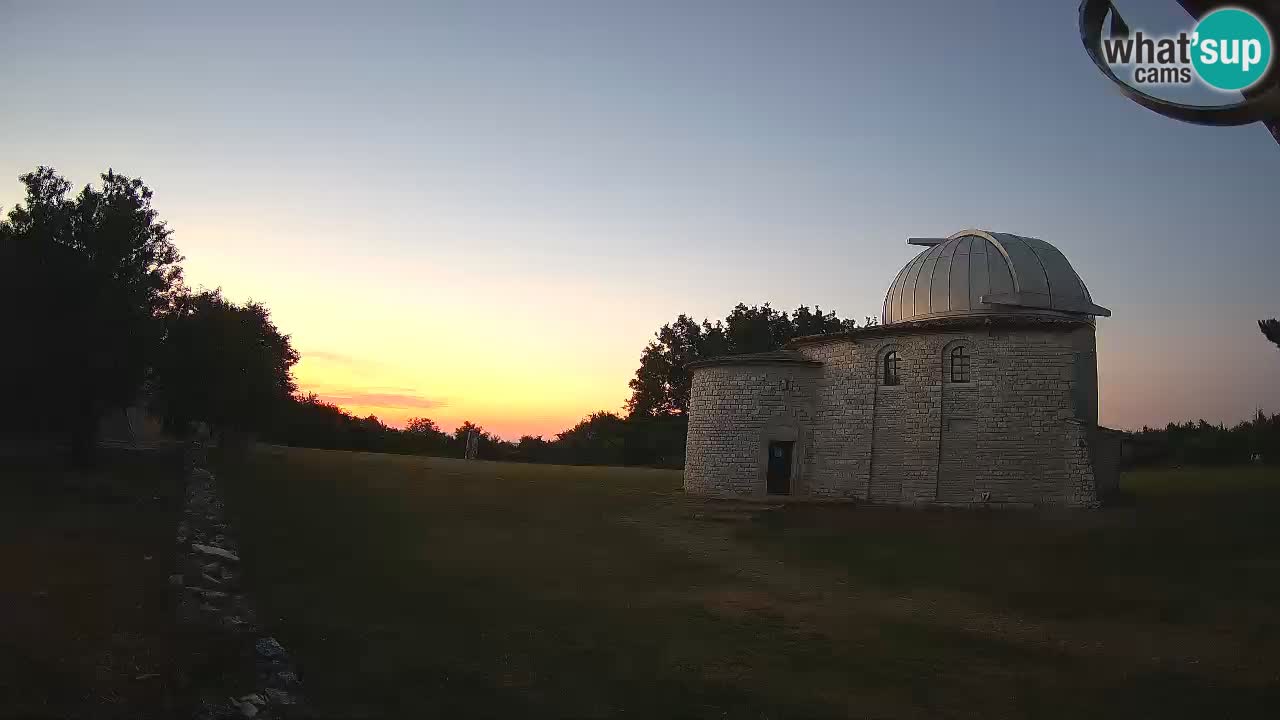 Višnjan Observatory Webcam: Gaze into the Cosmos from Istria, Croatia
