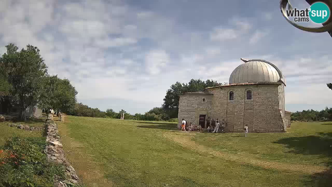 Višnjan Observatory Webcam: Gaze into the Cosmos from Istria, Croatia