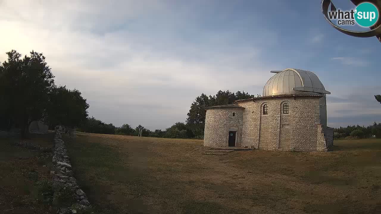 Višnjan Observatory Webcam: Gaze into the Cosmos from Istria, Croatia