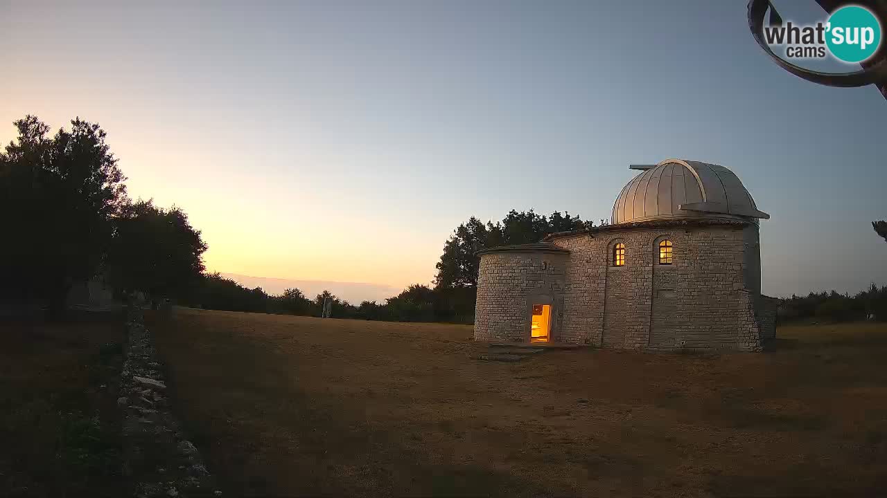Višnjan Observatory Webcam: Gaze into the Cosmos from Istria, Croatia