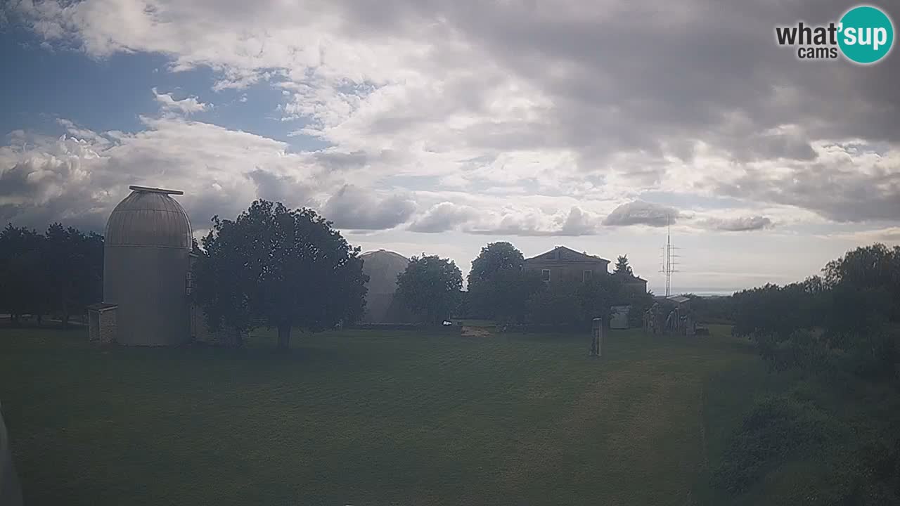 Webcam en direct de l’Observatoire de Višnjan – Explorez le ciel, les astéroïdes, les comètes et les météoroïdes